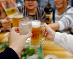 お酒の席でのタブーな話題 政治 宗教 野球 と他にも注意すべき点 クコシャカクドットコム